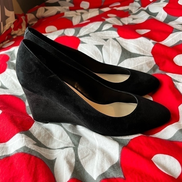 BLACK Suede Wedge Nine West Ipsy. Size 8. Great Staple Shoe. Cute+comfortable! - Picture 2 of 14